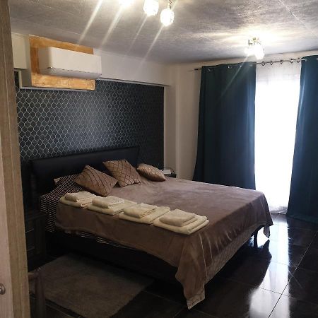 Ahoy Deluxe Apts Apartman Ajía Nápa Kültér fotó