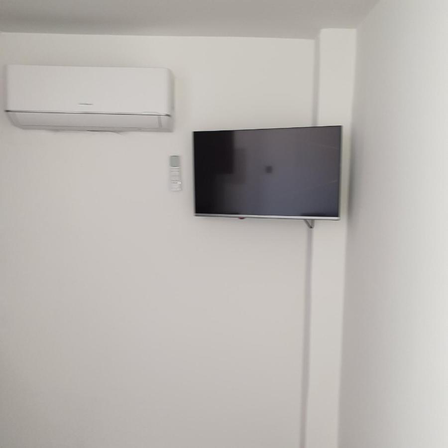 Ahoy Deluxe Apts Apartman Ajía Nápa Kültér fotó