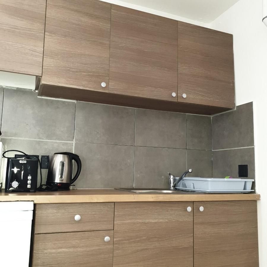 Ahoy Deluxe Apts Apartman Ajía Nápa Kültér fotó
